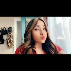 Meet your Posher, Adriana